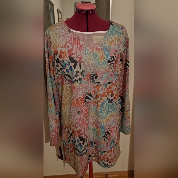 Ladies long sleeve tunic - Picture 1 of 4